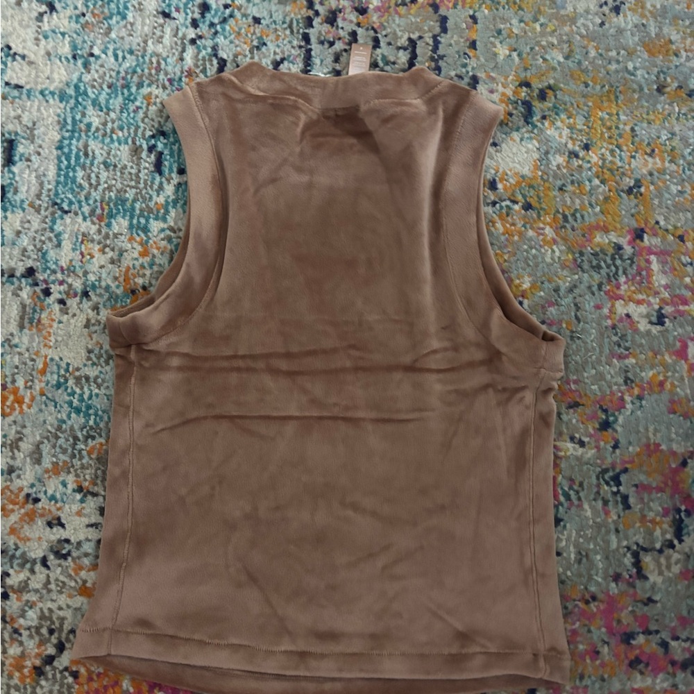 Skims brown fuzzy top